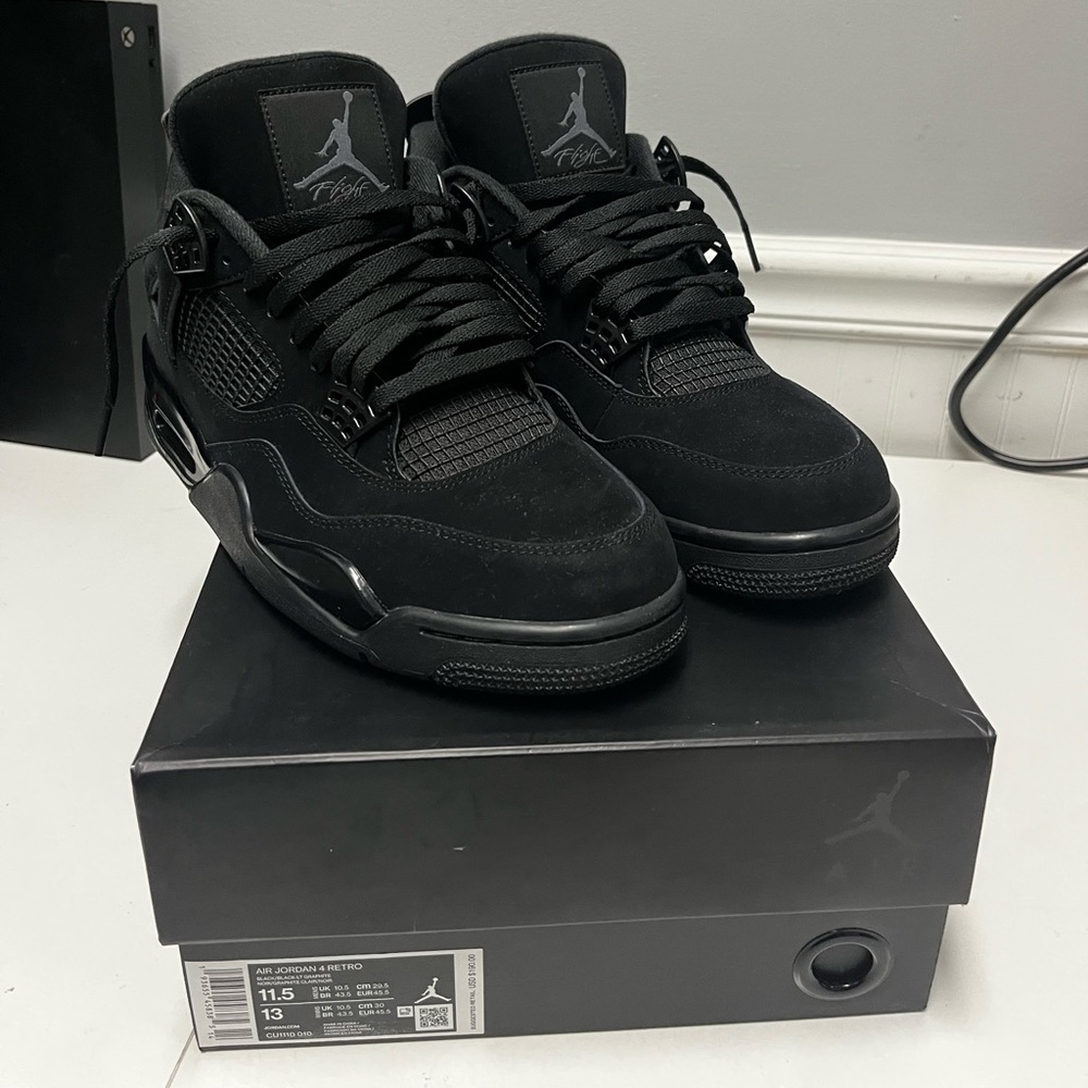 Size 11.5 Jordan 4 Black Cat (USED LIGHTLY AMAZING CONDITION)